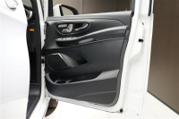 メルセデスベンツ Vクラス 2024年ﾓﾃﾞﾙ V220d RHDｴｸｽｸﾙｰｼﾌﾞLﾌﾟﾗﾁﾅｽｲｰﾄ 18ｲﾝﾁAW ﾛｯｸｸﾘｽﾀﾙﾎﾜｲﾄの中古車