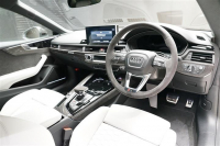 アウディ RS5 2021年ﾓﾃﾞﾙ RS5 RHD 20ｲﾝﾁAW ｸﾞﾚｲｼｱﾎﾜｲﾄﾒﾀﾘｯｸの中古車