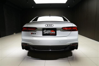 アウディ RS5 2021年ﾓﾃﾞﾙ RS5 RHD 20ｲﾝﾁAW ｸﾞﾚｲｼｱﾎﾜｲﾄﾒﾀﾘｯｸの中古車