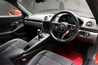 ポルシェ 718 ケイマン 2018年ﾓﾃﾞﾙ 718ｹｲﾏﾝ 6MT RHD 18ｲﾝﾁAW ｶｰｽﾞﾚｯﾄﾞの中古車