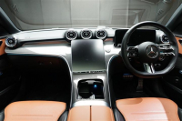 メルセデスベンツ Cクラス 2022年モデル C200 4マチック アバンギャルド ベーシックPKG AMGラインPKG レザーエクスクルーシブPKG RHD オパリスホワイトの中古車