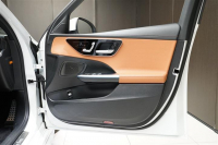 メルセデスベンツ Cクラス 2022年モデル C200 4マチック アバンギャルド ベーシックPKG AMGラインPKG レザーエクスクルーシブPKG RHD オパリスホワイトの中古車