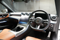 メルセデスベンツ Cクラス 2022年モデル C200 4マチック アバンギャルド ベーシックPKG AMGラインPKG レザーエクスクルーシブPKG RHD オパリスホワイトの中古車