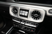 メルセデスベンツ 新規車種 マヌファクトゥーアP　RHDの中古車