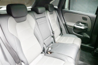 メルセデスベンツ 新規車種 AMGライン　RHD 4マチックの中古車