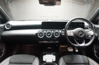 メルセデスベンツ CLAクラス 2022年モデル CLA 180 AMGライン RHD  デジタルホワイトの中古車