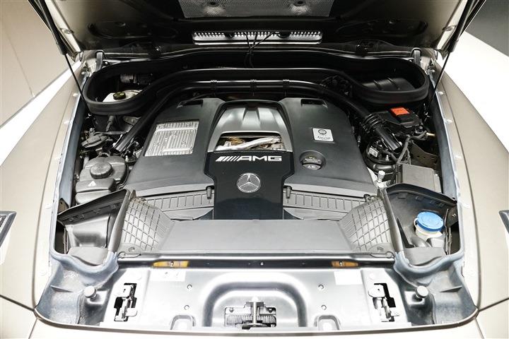 メルセデスベンツAMG G63のエンジン画像