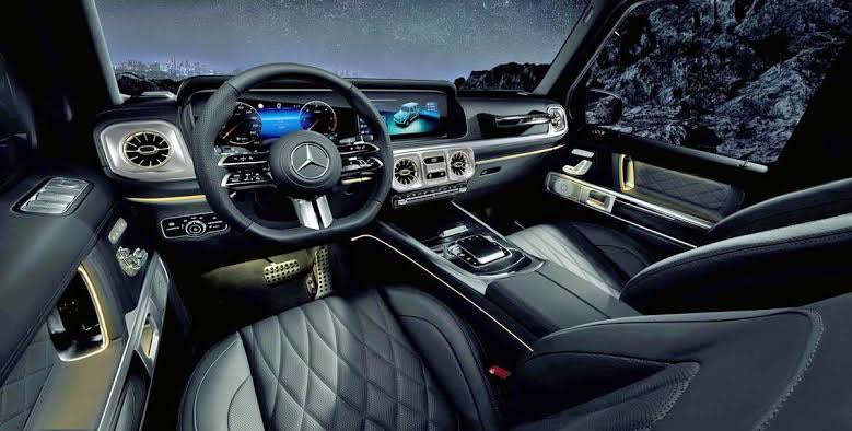 ベンツG450dの豪華インテリア画像